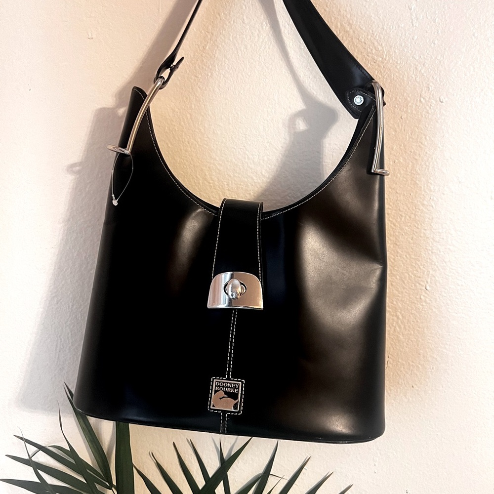 Dooney bourke purse